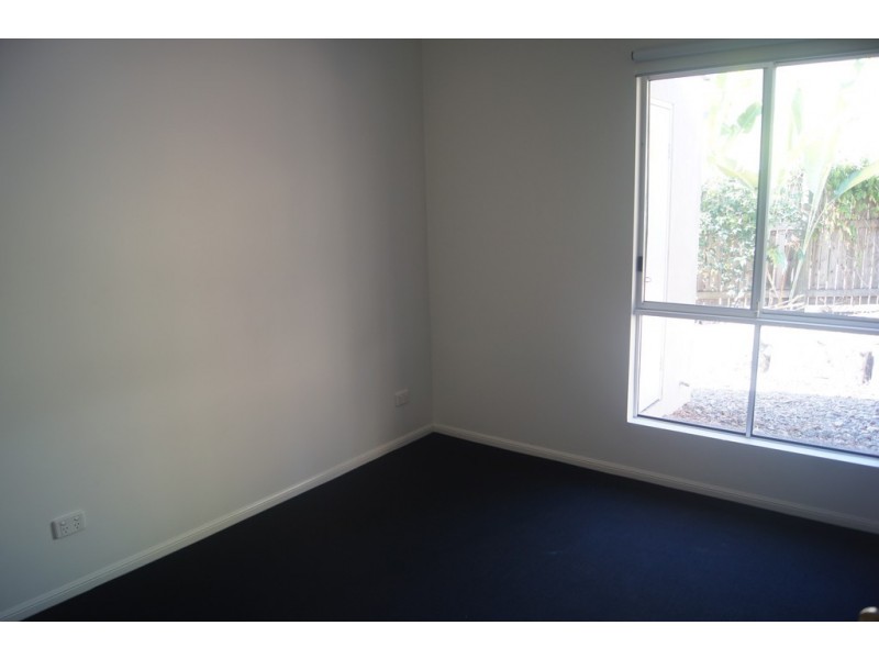 2/6 Duell Road, Cannonvale QLD 4802