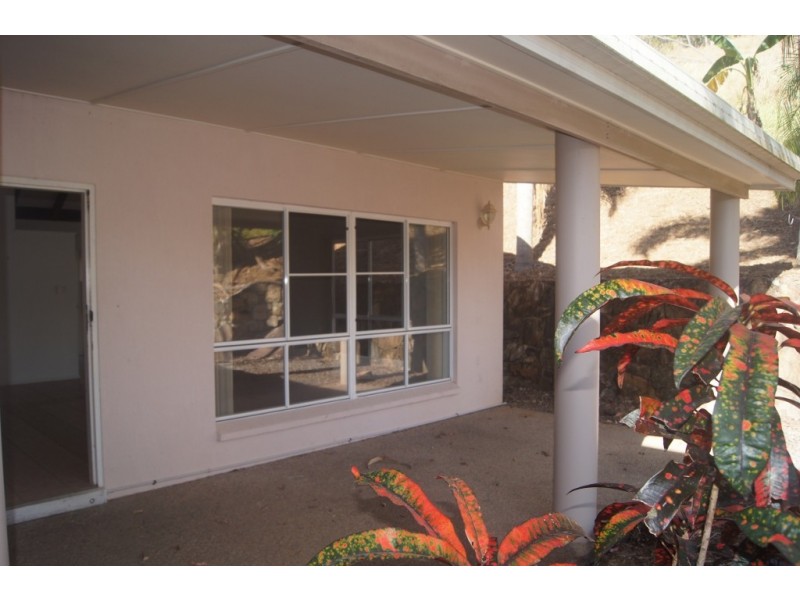 2/6 Duell Road, Cannonvale QLD 4802