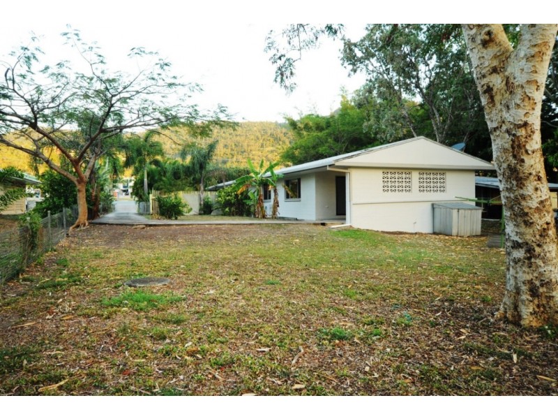 2/93 Shute Harbour Road, Cannonvale QLD 4802
