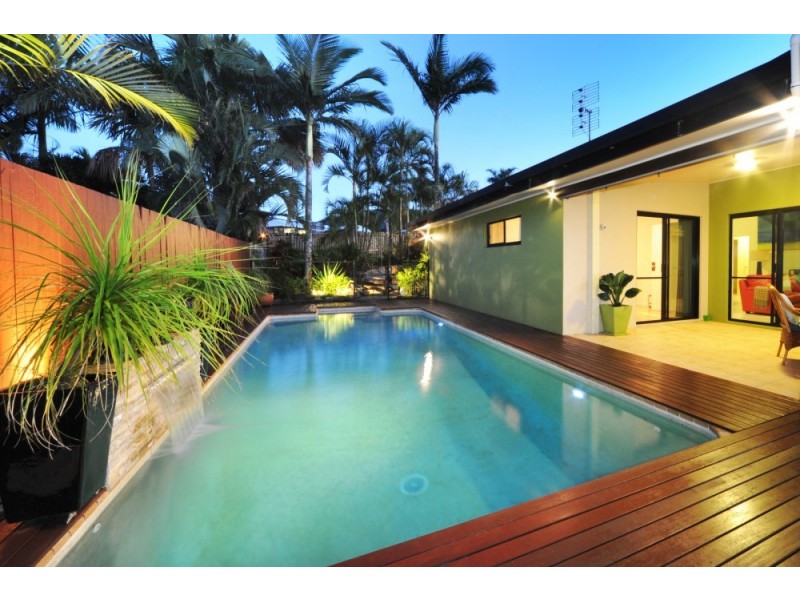 3 Whitehaven Crescent, Cannonvale QLD 4802