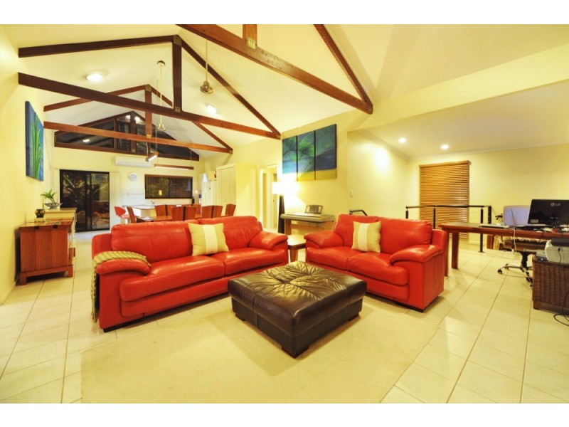 3 Whitehaven Crescent, Cannonvale QLD 4802