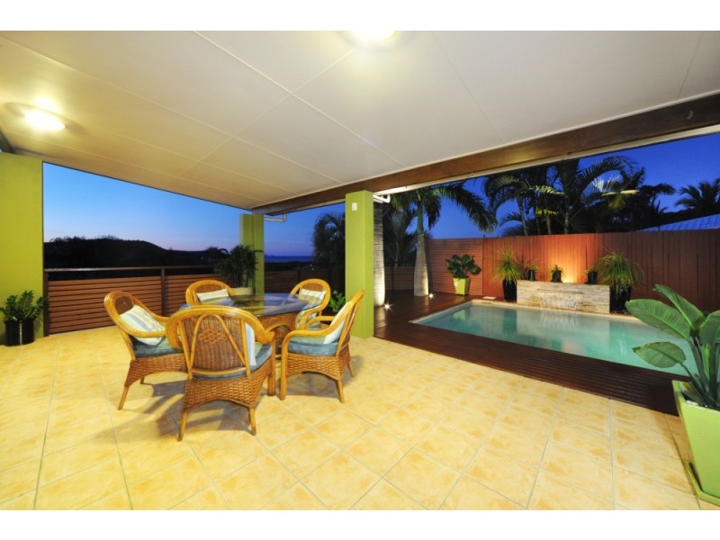 3 Whitehaven Crescent, Cannonvale QLD 4802