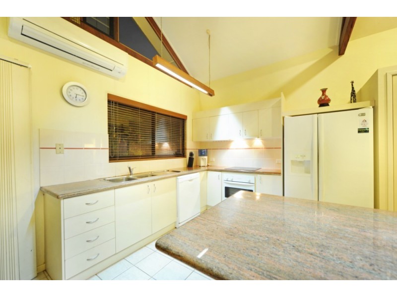 3 Whitehaven Crescent, Cannonvale QLD 4802