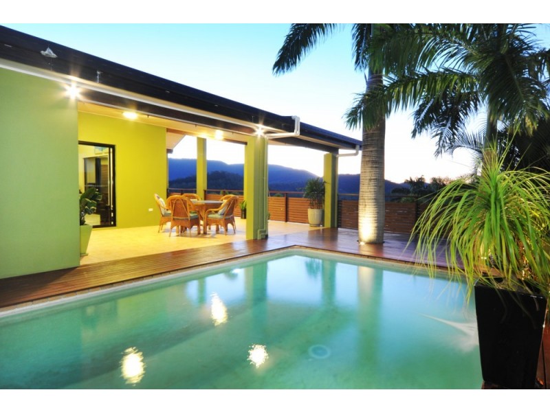 3 Whitehaven Crescent, Cannonvale QLD 4802