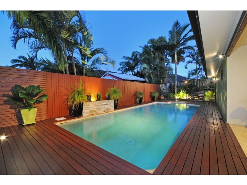 3 Whitehaven Crescent, Cannonvale QLD 4802