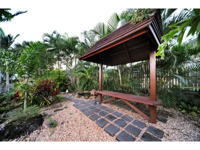 3 Whitehaven Crescent, Cannonvale QLD 4802