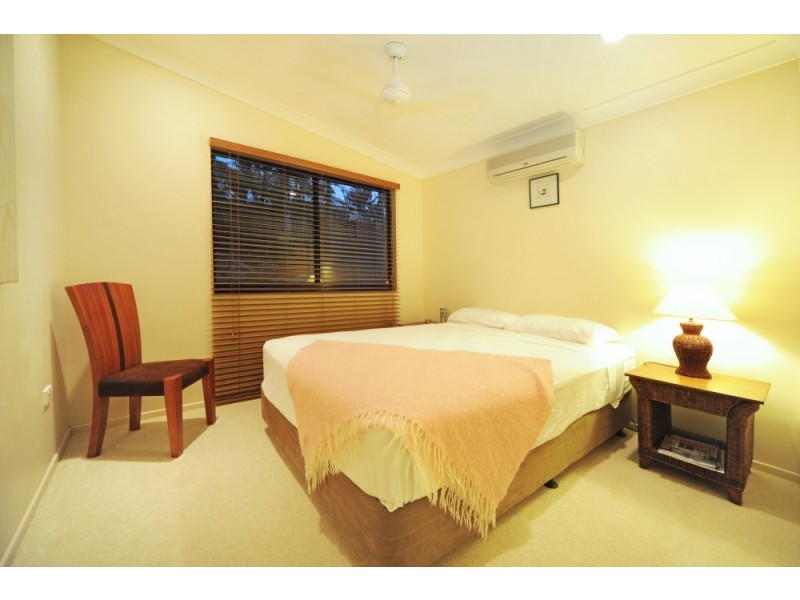 3 Whitehaven Crescent, Cannonvale QLD 4802