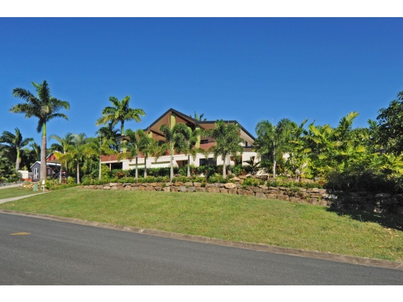 3 Whitehaven Crescent, Cannonvale QLD 4802