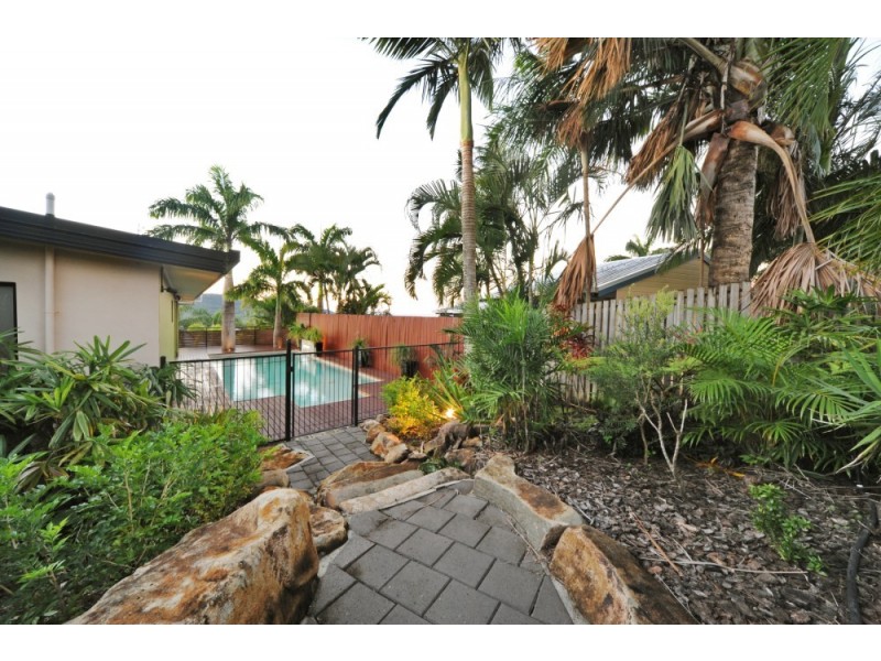 3 Whitehaven Crescent, Cannonvale QLD 4802