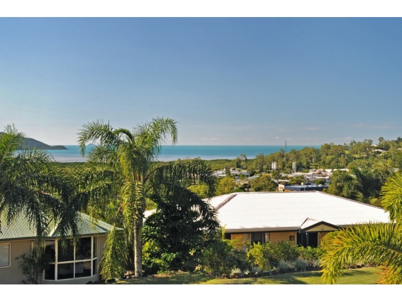 3 Whitehaven Crescent, Cannonvale QLD 4802