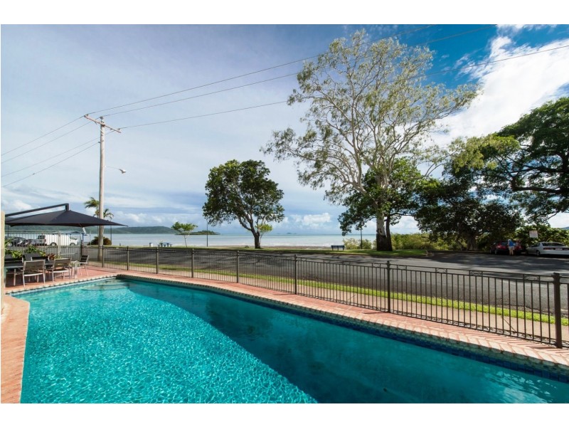 12/48 Coral Esplanade, Cannonvale QLD 4802