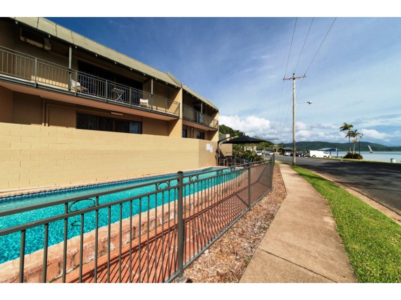 12/48 Coral Esplanade, Cannonvale QLD 4802