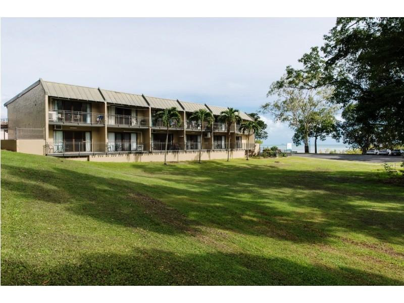 12/48 Coral Esplanade, Cannonvale QLD 4802