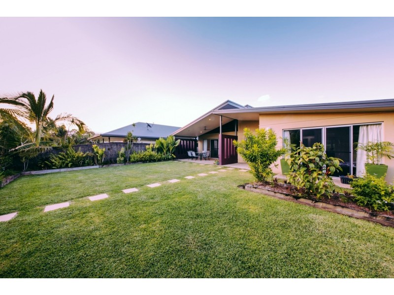 90 Abell Road, Cannonvale QLD 4802