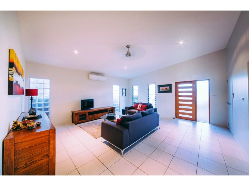 90 Abell Road, Cannonvale QLD 4802