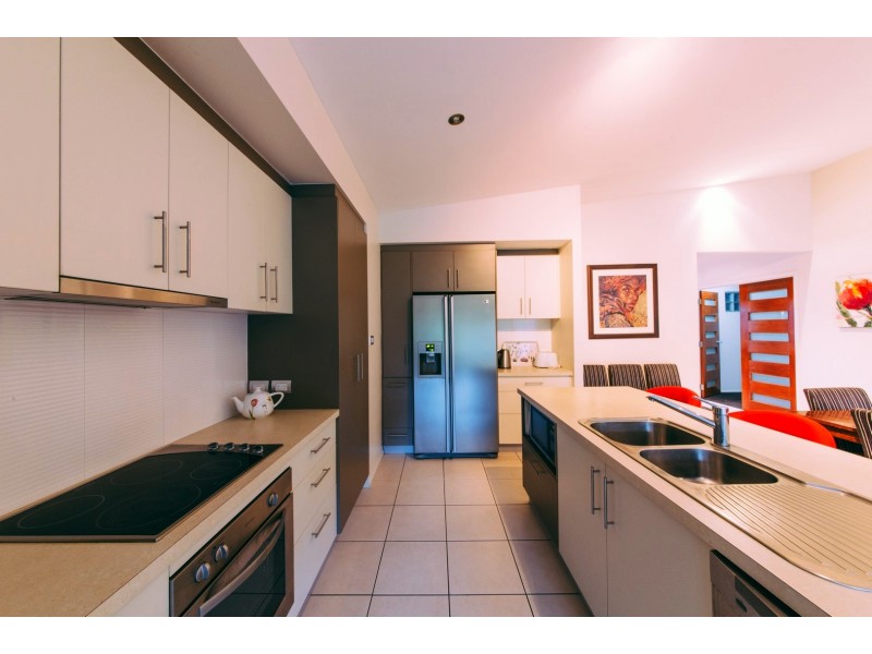 90 Abell Road, Cannonvale QLD 4802