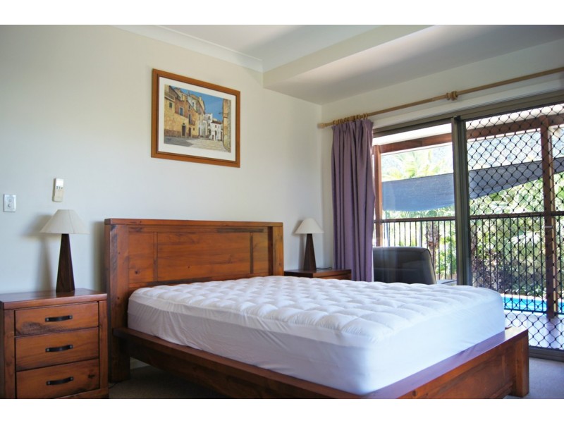8 Wills Court, Cannonvale QLD 4802