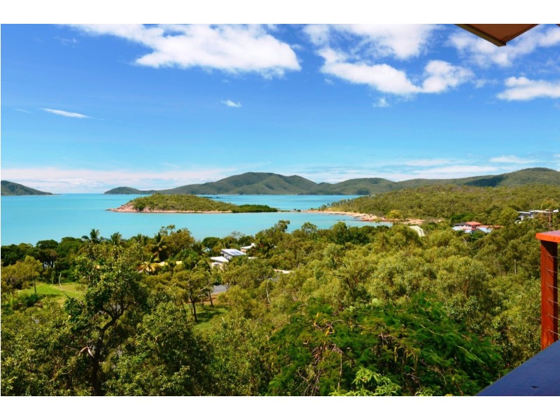 7 Blackcurrant Dr, Hideaway Bay QLD 4800