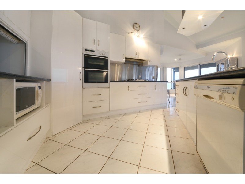 7 Blackcurrant Dr, Hideaway Bay QLD 4800