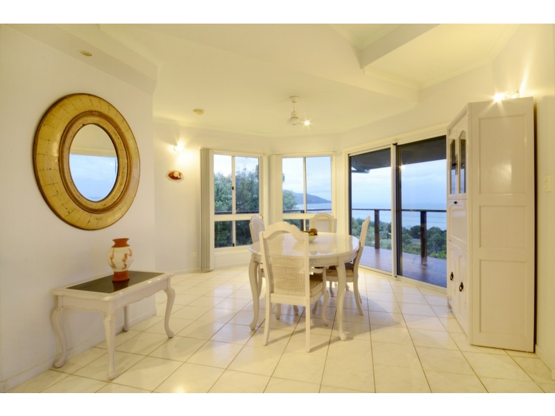 7 Blackcurrant Dr, Hideaway Bay QLD 4800