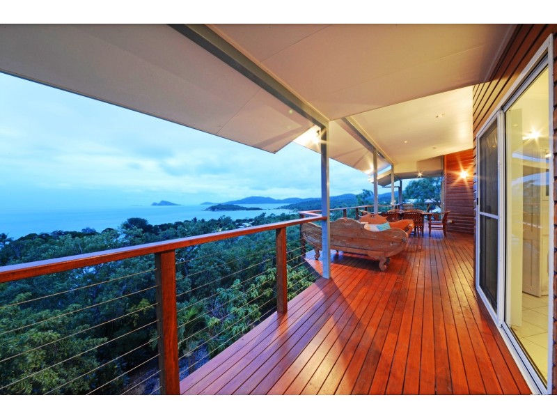7 Blackcurrant Dr, Hideaway Bay QLD 4800