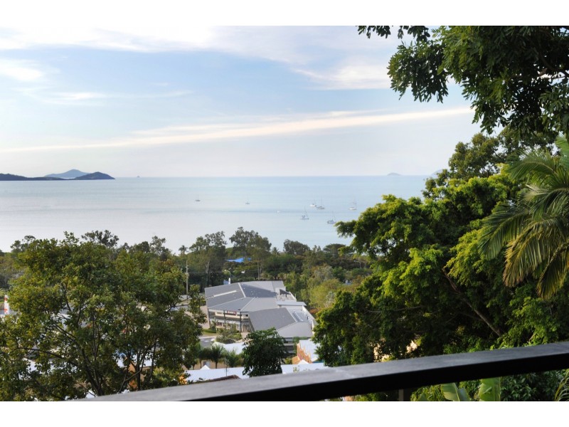 5 Woodwark Crescent, Cannonvale QLD 4802