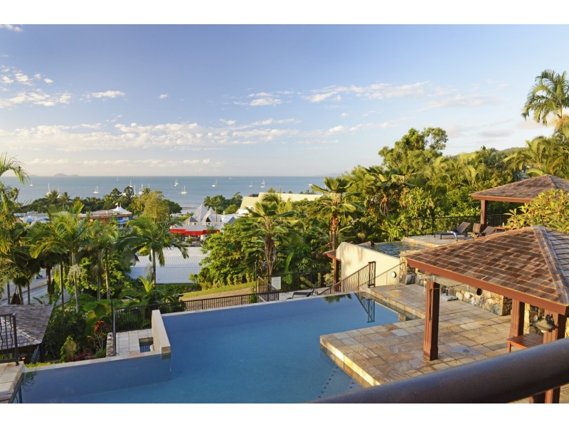 11/4 Golden Orchid Dr, Airlie Beach QLD 4802