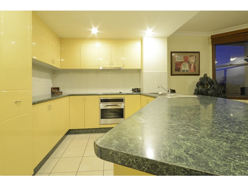 11/4 Golden Orchid Dr, Airlie Beach QLD 4802