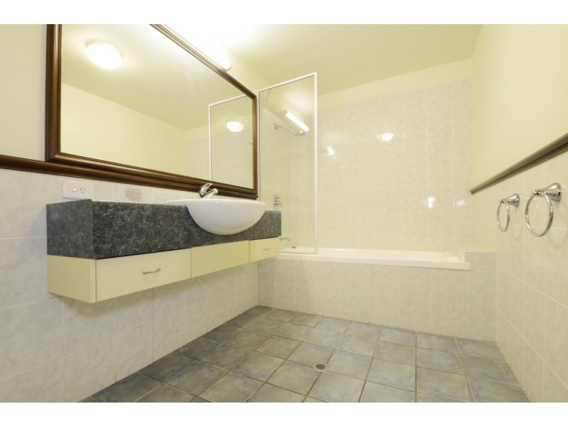 11/4 Golden Orchid Dr, Airlie Beach QLD 4802