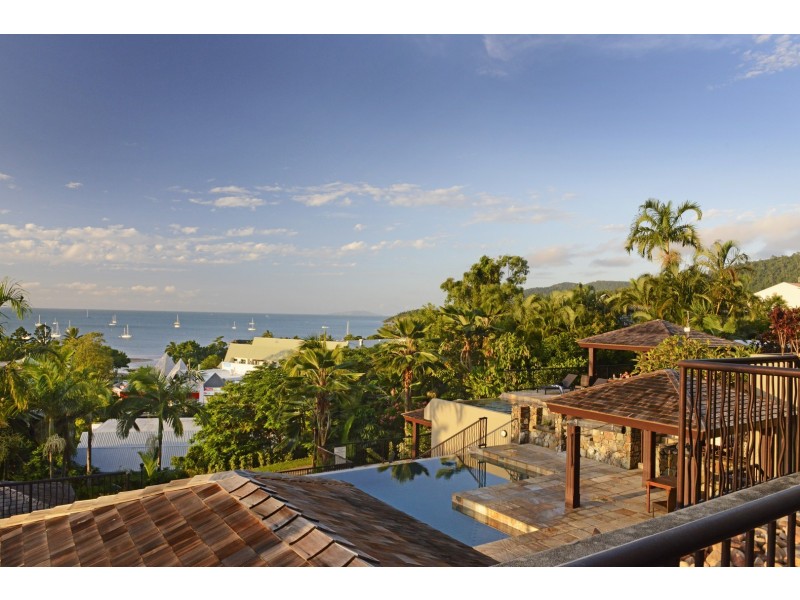 11/4 Golden Orchid Dr, Airlie Beach QLD 4802