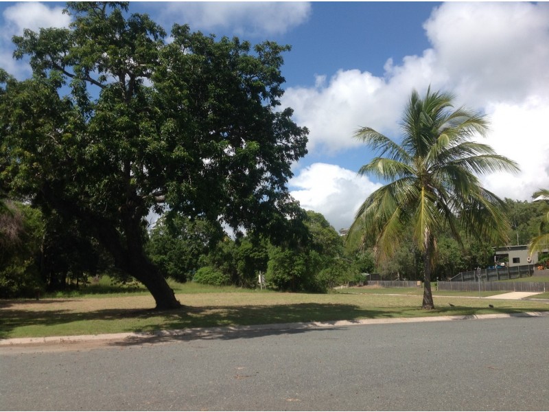 76 Gloucester Ave, Hideaway Bay QLD 4800