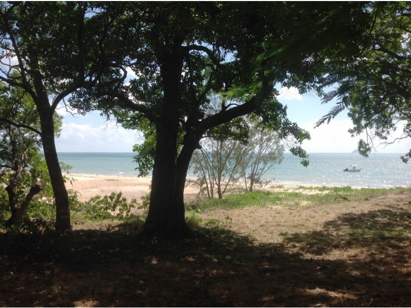 76 Gloucester Ave, Hideaway Bay QLD 4800