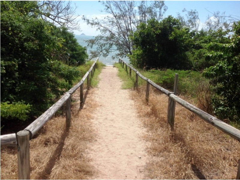 76 Gloucester Ave, Hideaway Bay QLD 4800