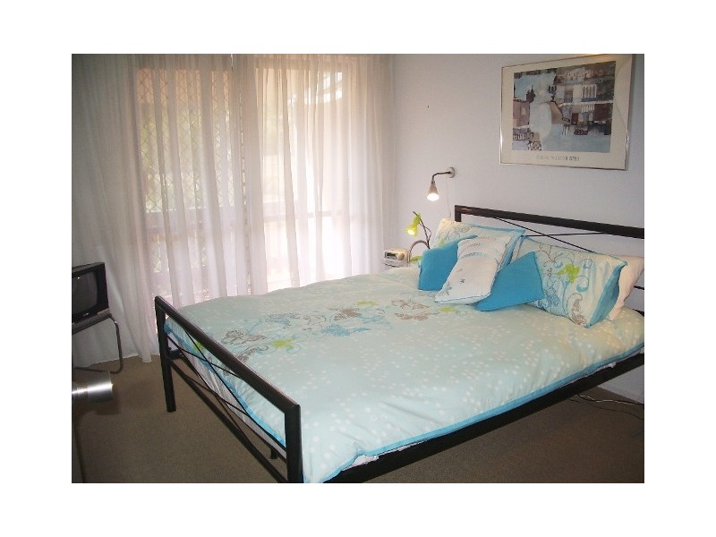 4/5 Pleasant Drive, Cannonvale QLD 4802