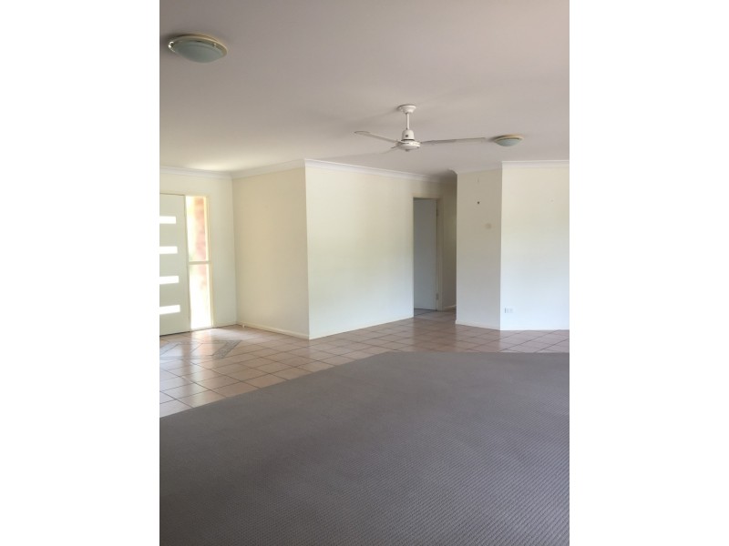 28 Panoramic Court, Cannonvale QLD 4802