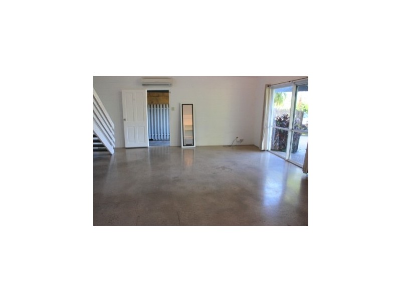 2/1 Wildlife Road, Jubilee Pocket QLD 4802