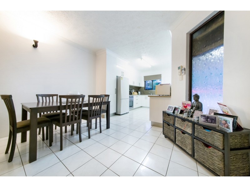 6/5 Pleasant Drive, Cannonvale QLD 4802