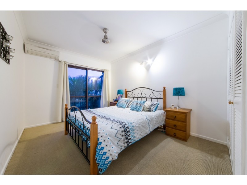 6/5 Pleasant Drive, Cannonvale QLD 4802