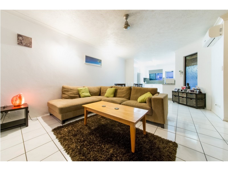 6/5 Pleasant Drive, Cannonvale QLD 4802