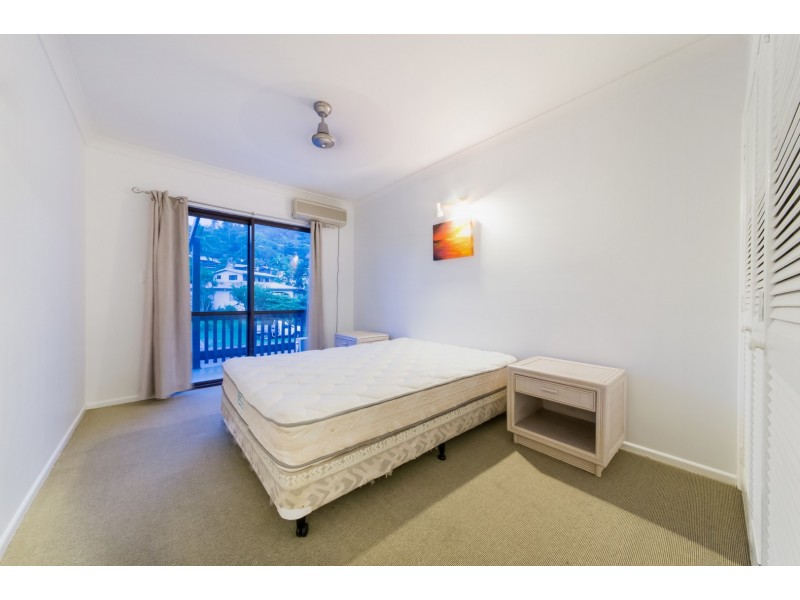 6/5 Pleasant Drive, Cannonvale QLD 4802