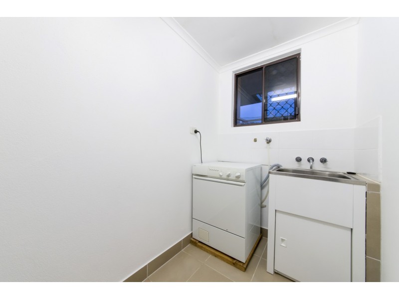 6/5 Pleasant Drive, Cannonvale QLD 4802