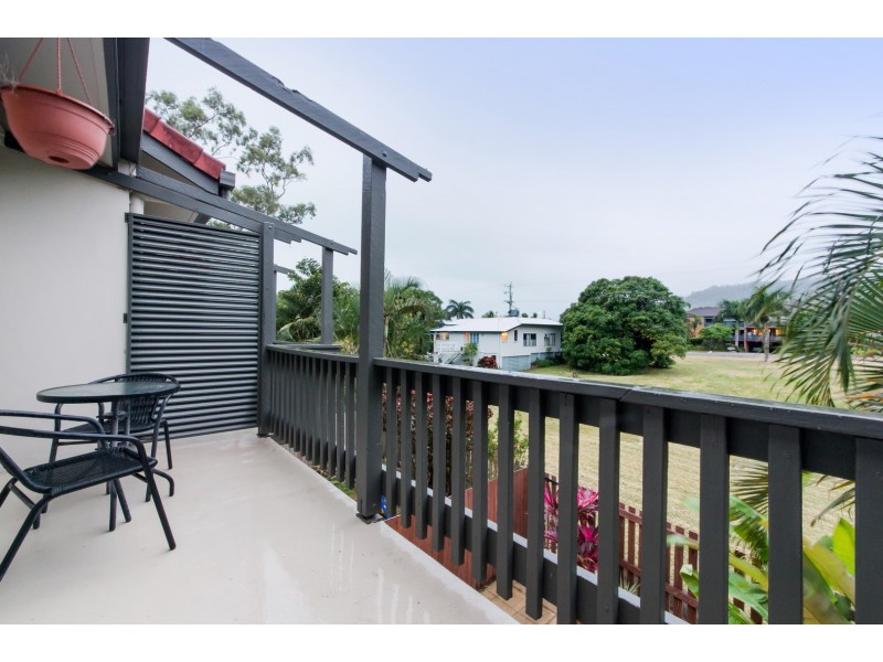 6/5 Pleasant Drive, Cannonvale QLD 4802