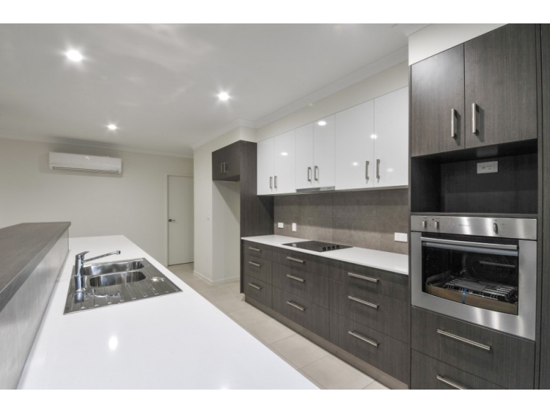 6 (Lot 5) Pearl Street, Cannonvale QLD 4802