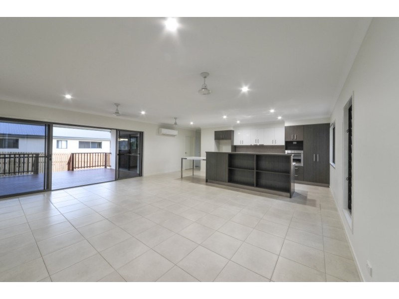 6 (Lot 5) Pearl Street, Cannonvale QLD 4802
