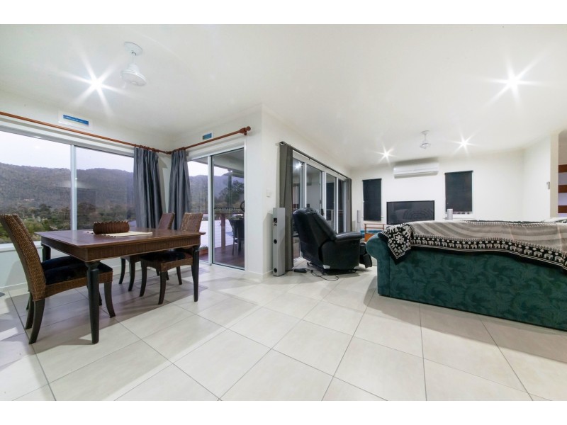 7 Armada Crescent, Jubilee Pocket QLD 4802