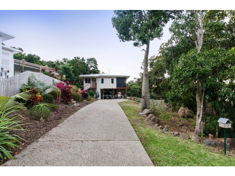 7 Armada Crescent, Jubilee Pocket QLD 4802