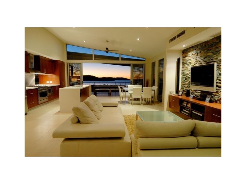 6 Horizons Way, Airlie Beach QLD 4802