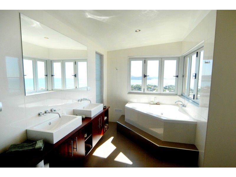 6 Horizons Way, Airlie Beach QLD 4802