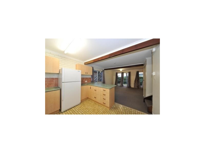 2/15 Woomerah Avenue, Cannonvale QLD 4802