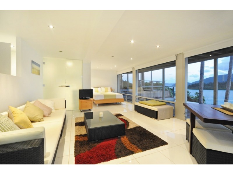 29 Warrain Street, Shute Harbour QLD 4802